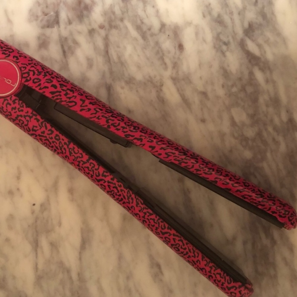 Hair straightener